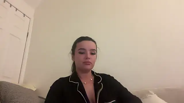 Snapshot of maisiesmithx chatting on February 2, 2025, 10:06 pm maisiesmithx online show from February 2, 2025, 10:06 pm