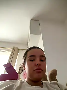 Snapshot of maisiesmithx chatting on October 8, 2025, 10:57 am maisiesmithx online show from October 8, 2025, 10:57 am