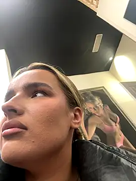 Snapshot of maisiesmithx chatting on October 12, 2025, 4:22 am maisiesmithx online show from October 12, 2025, 4:22 am