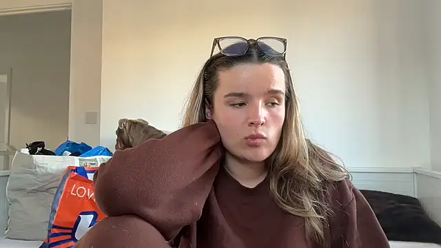 maisiesmithx online show from April 13, 2026, 5:51 pm