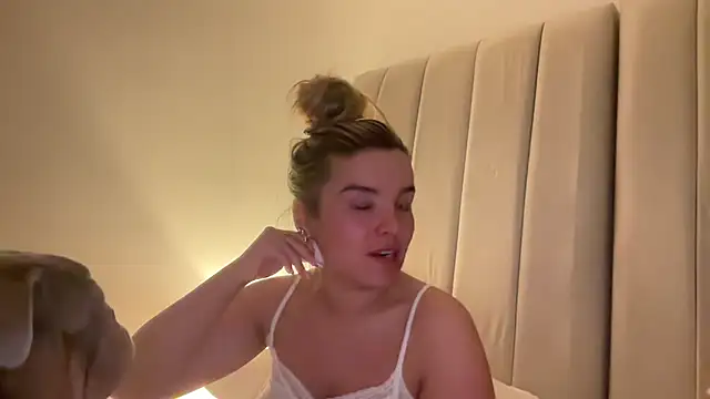 maisiesmithx online show from April 24, 2026, 11:18 pm