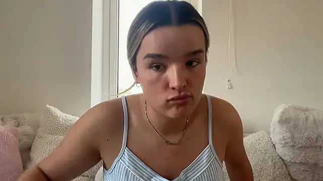 Snapshot of maisiesmithx chatting on July 7, 2026, 5:17 pm maisiesmithx online show from July 7, 2026, 5:17 pm
