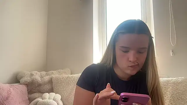 Snapshot of maisiesmithx chatting on July 20, 2026, 12:40 pm maisiesmithx online show from July 20, 2026, 12:40 pm