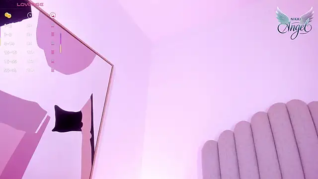 Nikki Angel  online show from September 18, 2025, 7:27 pm