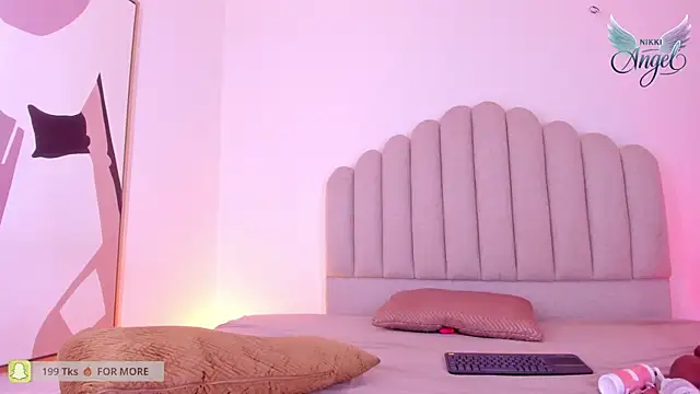 Nikki Angel  online show from September 26, 2025, 7:29 pm