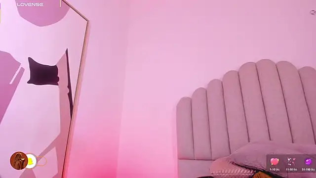 Snapshot of Nikki_Angel_ chatting on February 22, 2026, 6:50 pm Nikki Angel online show from February 22, 2026, 6:50 pm