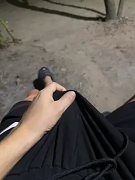 Snapshot of Erick-90 chatting on February 11, 2026, 3:33 am Erick-90 online show from February 11, 2026, 3:33 am