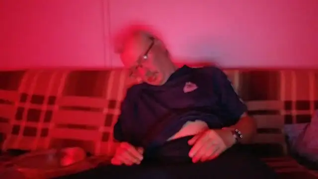 Snapshot of loverboyxxx69 chatting on October 3, 2025, 11:35 pm loverboyxxx69 online show from October 3, 2025, 11:35 pm