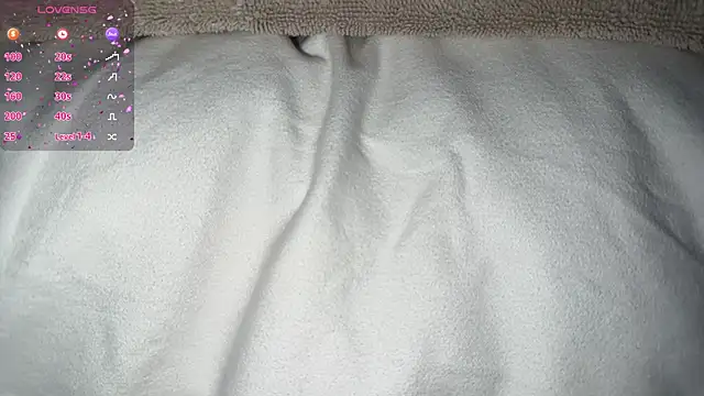 Snapshot of xxSoakingWet chatting on November 18, 2025, 10:14 pm xxSoakingWet online show from November 18, 2025, 10:14 pm