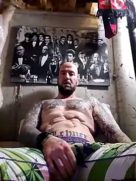 Beardedtattood online show from December 28, 2024, 2:42 pm