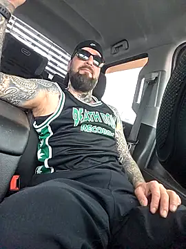 Beardedtattood online show from November 12, 2025, 1:22 pm