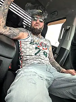 Beardedtattood online show from November 14, 2025, 4:49 pm