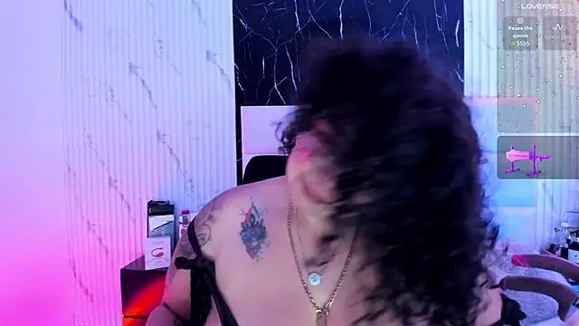 Reginavegaa online show from October 7, 2025, 11:40 am