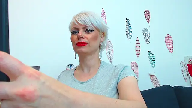 ForeverBarbie  online show from September 19, 2025, 11:16 pm