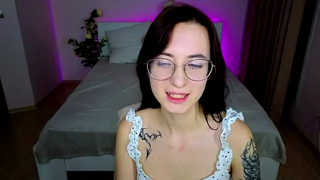 Snapshot of Dark_Lola_ chatting on January 17, 2025, 3:53 pm Dark Lola online show from January 17, 2025, 3:53 pm