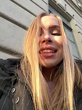 mur girl online show from March 1, 2025, 9:29 am