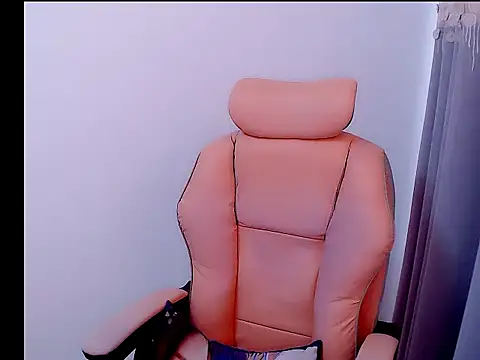 Little-sweet online show from October 8, 2025, 1:47 am