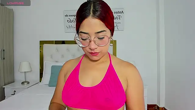 Snapshot of SofiaBosch chatting on January 29, 2025, 5:51 am SofiaBosch online show from January 29, 2025, 5:51 am