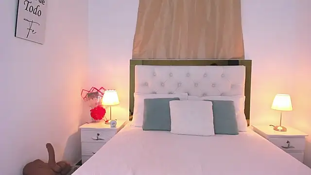 Snapshot of SofiaBosch chatting on September 20, 2025, 12:55 am SofiaBosch online show from September 20, 2025, 12:55 am