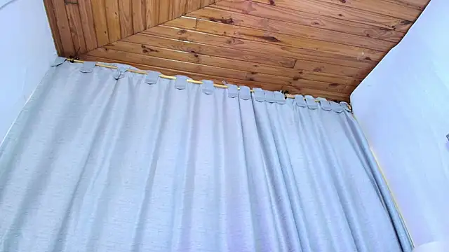 Naia x online show from March 28, 2026, 7:46 pm