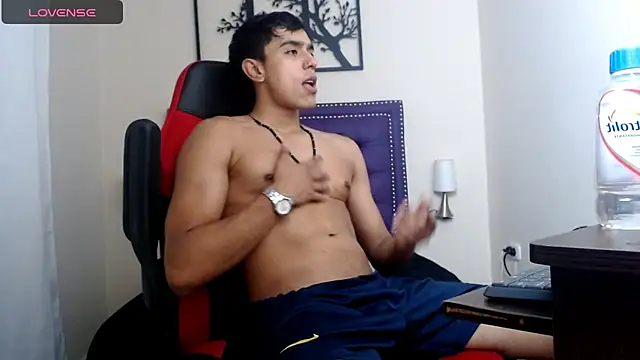 Snapshot of karlgiles_ chatting on December 15, 2024, 6:37 pm karlgiles online show from December 15, 2024, 6:37 pm