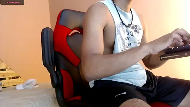 Snapshot of karlgiles_ chatting on February 7, 2025, 6:45 pm karlgiles online show from February 7, 2025, 6:45 pm