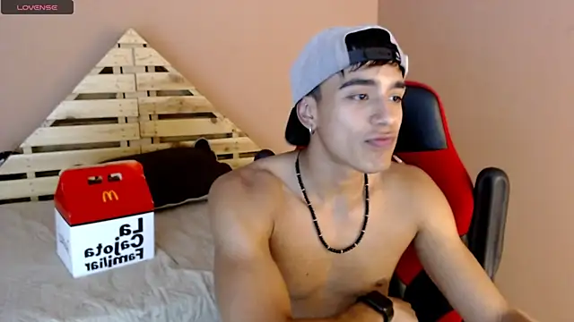 Snapshot of karlgiles_ chatting on February 15, 2025, 6:44 pm karlgiles online show from February 15, 2025, 6:44 pm