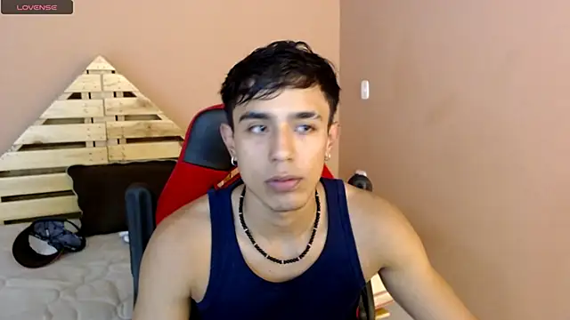 Snapshot of karlgiles_ chatting on February 21, 2025, 6:15 pm karlgiles online show from February 21, 2025, 6:15 pm