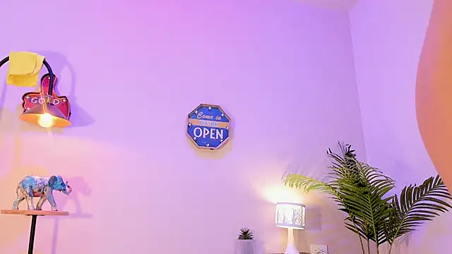 Snapshot of lupeebony chatting on January 26, 2025, 1:31 am lupeebony online show from January 26, 2025, 1:31 am