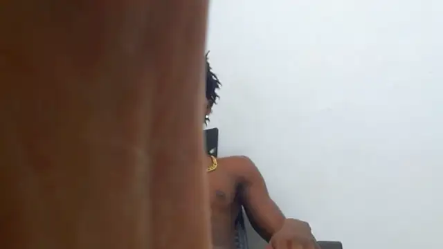 Snapshot of jaycolinss chatting on October 1, 2025, 12:05 am jaycolinss online show from October 1, 2025, 12:05 am