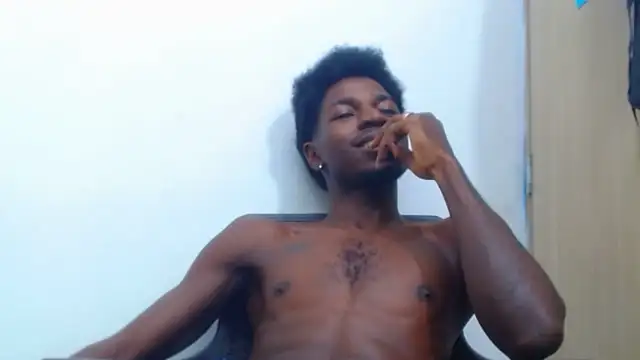 Snapshot of jaycolinss chatting on October 10, 2025, 12:04 pm jaycolinss online show from October 10, 2025, 12:04 pm