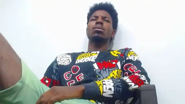 Snapshot of jaycolinss chatting on October 13, 2025, 4:12 am jaycolinss online show from October 13, 2025, 4:12 am