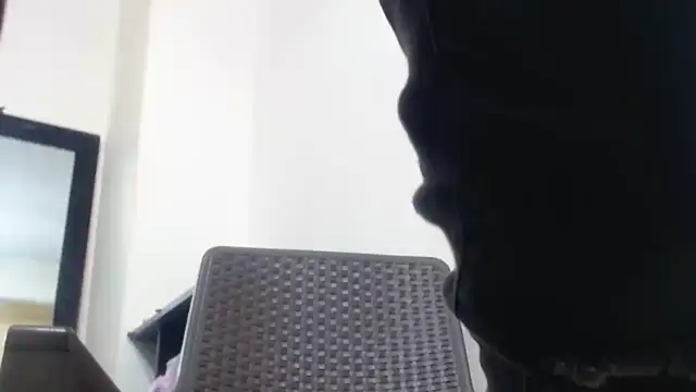 Snapshot of jaycolinss chatting on October 15, 2025, 12:38 pm jaycolinss online show from October 15, 2025, 12:38 pm