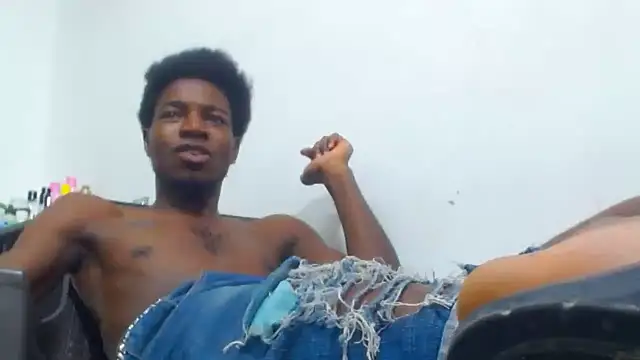 Snapshot of jaycolinss chatting on October 29, 2025, 6:37 am jaycolinss online show from October 29, 2025, 6:37 am