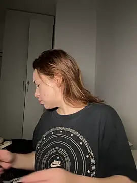 Snapshot of AgnesCampp chatting on October 1, 2025, 11:00 pm AgnesCampp online show from October 1, 2025, 11:00 pm