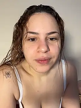 Snapshot of AgnesCampp chatting on October 4, 2025, 5:55 pm AgnesCampp online show from October 4, 2025, 5:55 pm