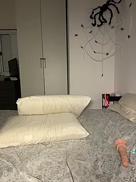 Snapshot of AgnesCampp chatting on November 5, 2025, 9:48 pm AgnesCampp online show from November 5, 2025, 9:48 pm