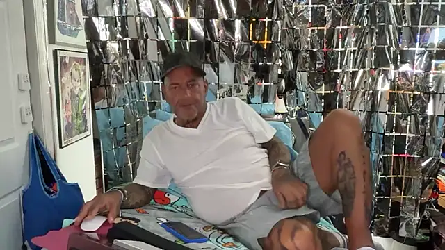 joeytatts66 online show from April 4, 2026, 1:48 am