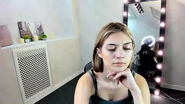 Snapshot of Cherry_Price chatting on December 6, 2024, 12:45 am Cherry Price online show from December 6, 2024, 12:45 am