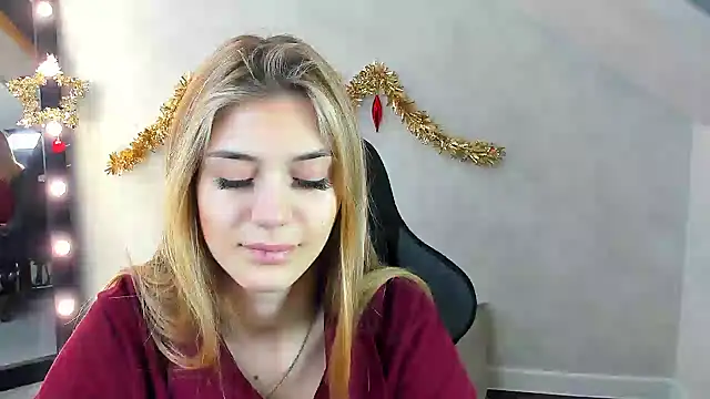 Snapshot of Cherry_Price chatting on January 9, 2025, 12:25 am Cherry Price online show from January 9, 2025, 12:25 am