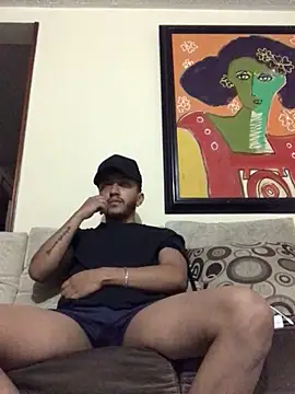 kmilo2405 online show from December 22, 2025, 2:41 am