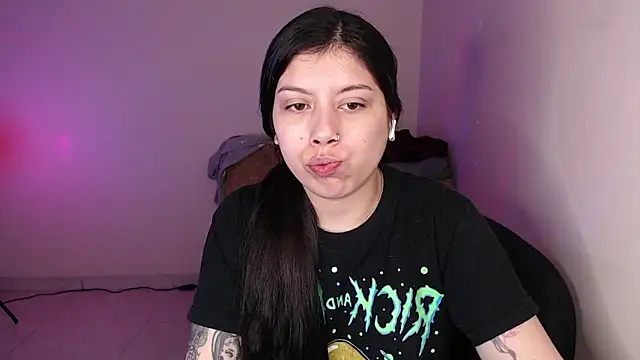 Snapshot of iam_emy chatting on February 10, 2026, 4:27 am iam emy online show from February 10, 2026, 4:27 am