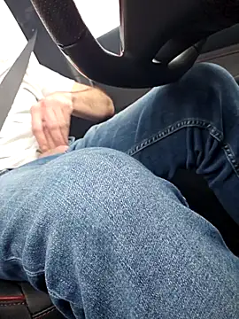 Spunwhiteboy1992 online show from November 19, 2025, 5:24 pm