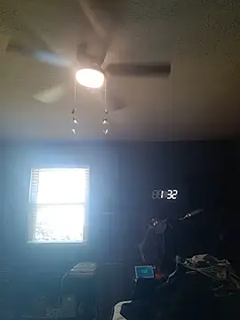 Spunwhiteboy1992 online show from June 12, 2026, 5:23 pm