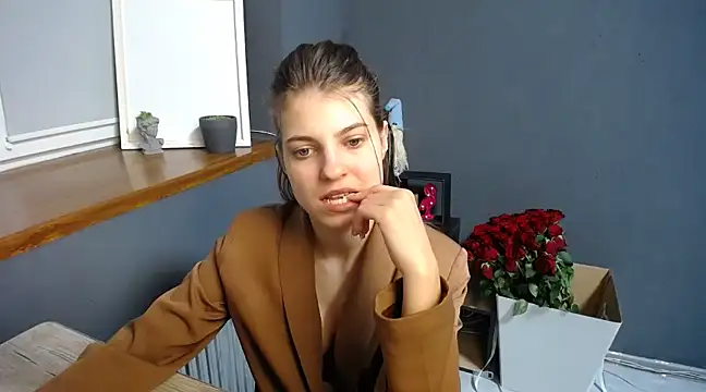 Snapshot of felicity_gold chatting on February 18, 2025, 10:38 am felicity gold online show from February 18, 2025, 10:38 am