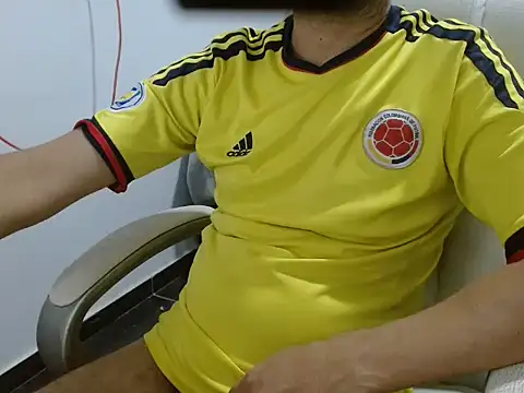 Snapshot of goten-770 chatting on October 14, 2025, 7:14 pm goten-770 online show from October 14, 2025, 7:14 pm