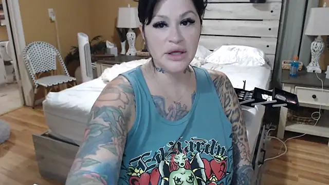 TexasTattooedHouseWife online show from April 10, 2026, 2:11 pm