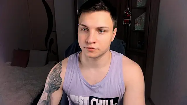 handsome guy01 online show from December 18, 2024, 1:37 am