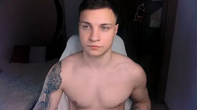 handsome guy01 online show from December 30, 2024, 12:11 am