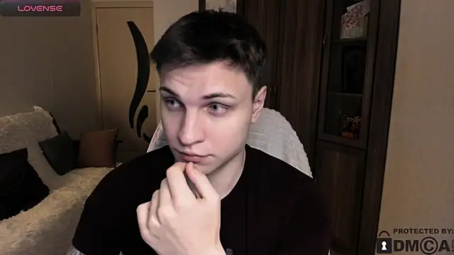 handsome guy01 online show from November 13, 2025, 5:56 pm